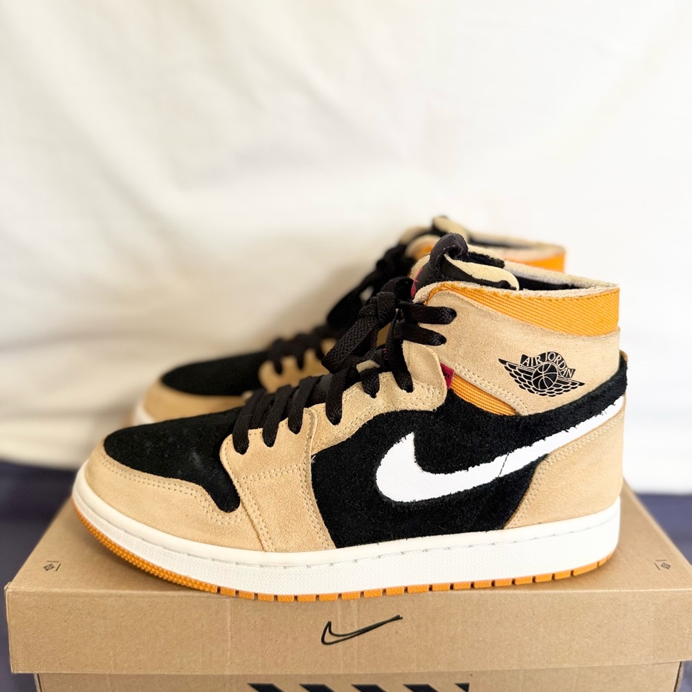 AUTHENTIC Jordan 1 High Zoom Air CMFT Pumpkin Spice size 8 CT0978-200 PRE-OWNED - Picture 2 of 8